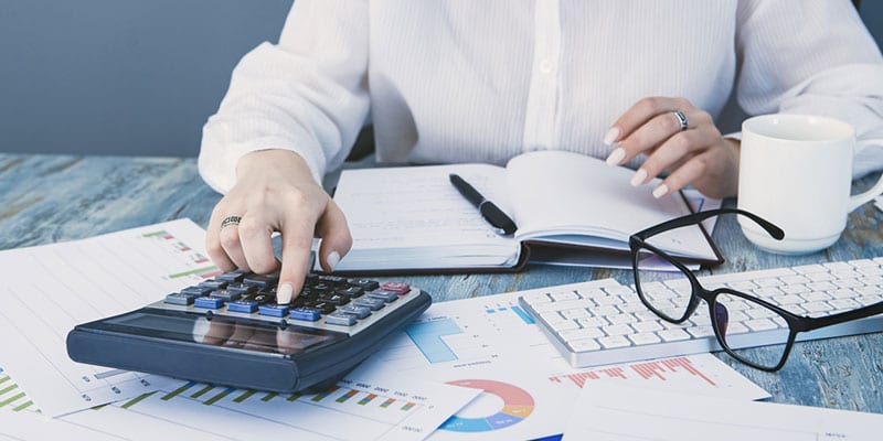 accountant can help you with outside of tax season